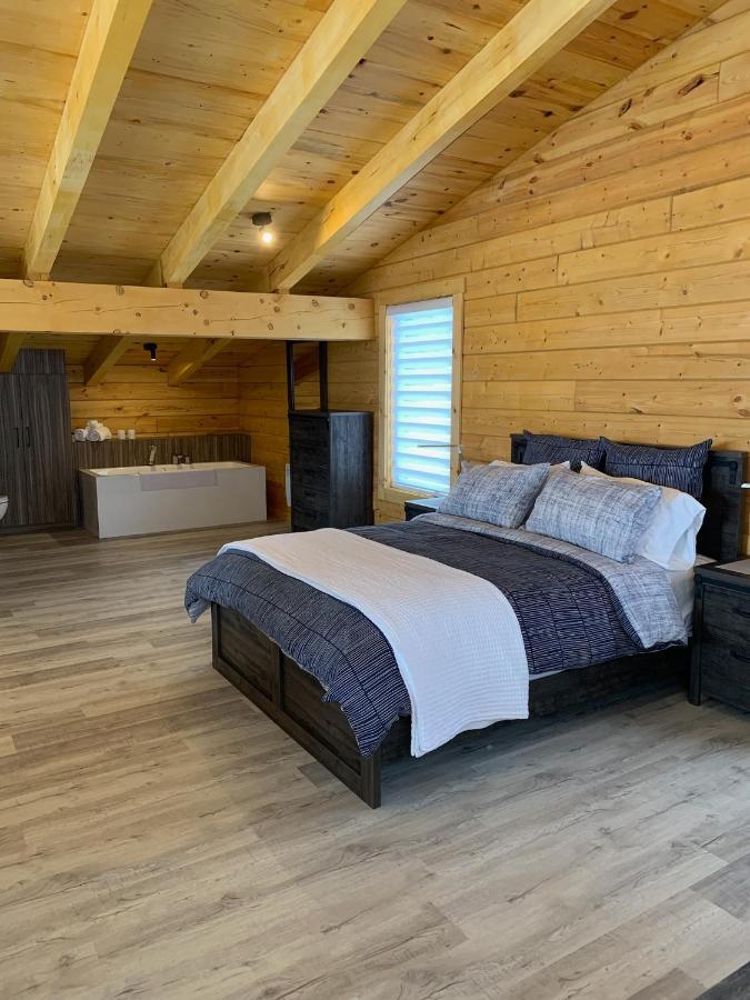 Chalets Domaine Otis Saint-Felix-d'Otis ภายนอก รูปภาพ