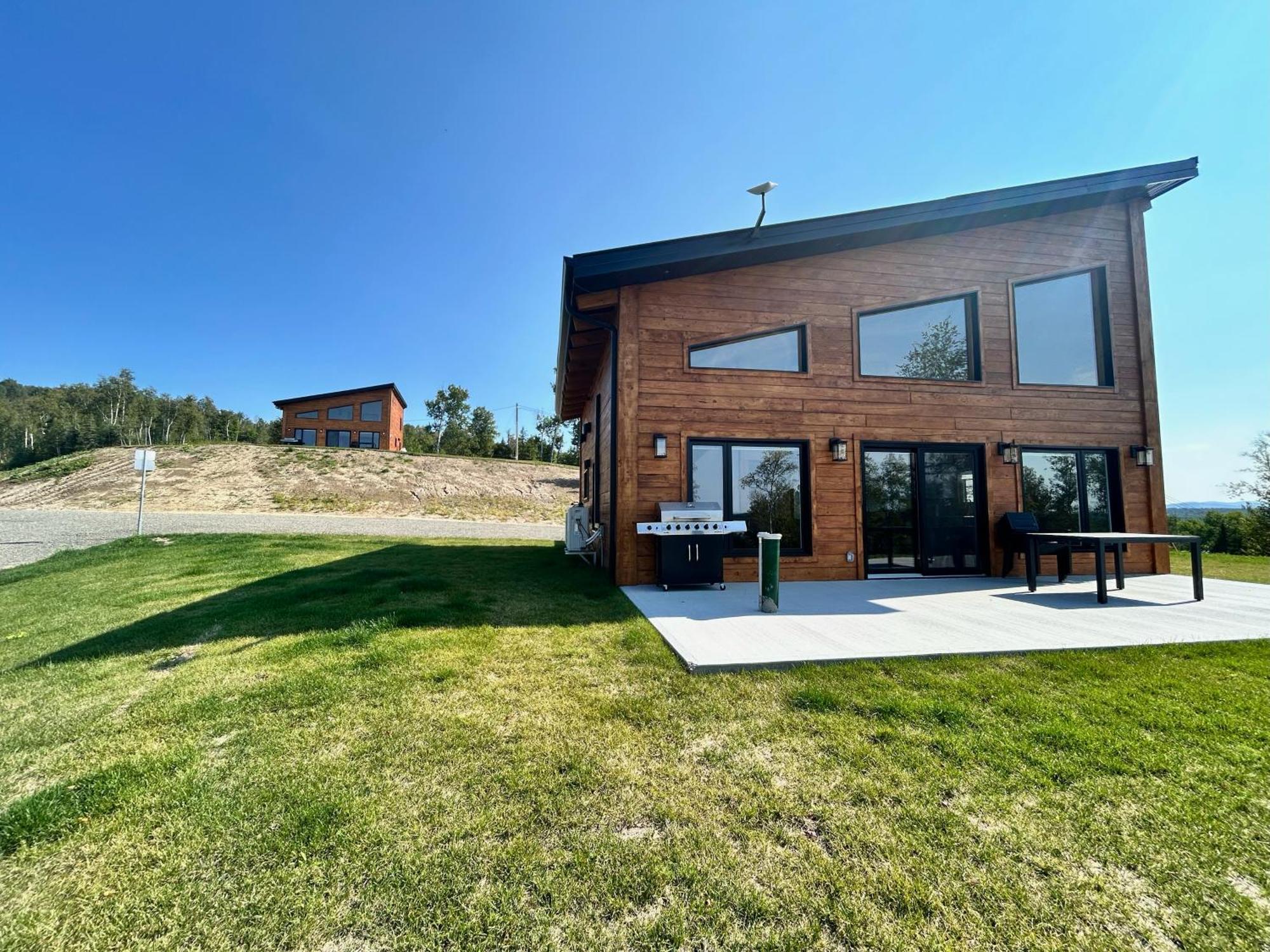 Chalets Domaine Otis Saint-Felix-d'Otis ภายนอก รูปภาพ
